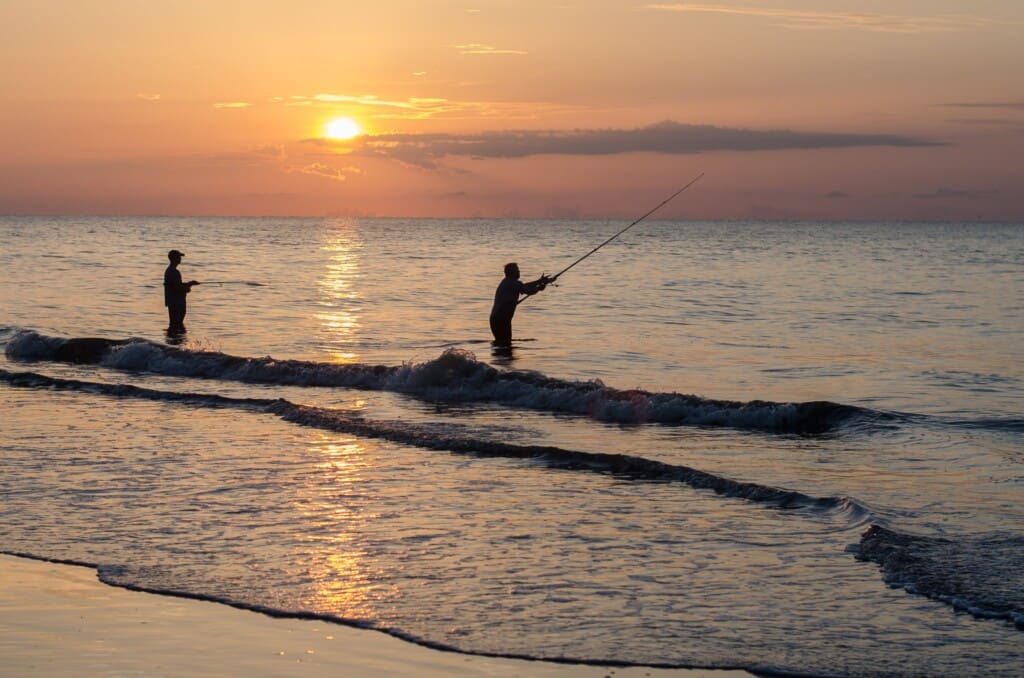 Sunrise,Fishermen,On,Hilton,Head,Island,,South,Carolina