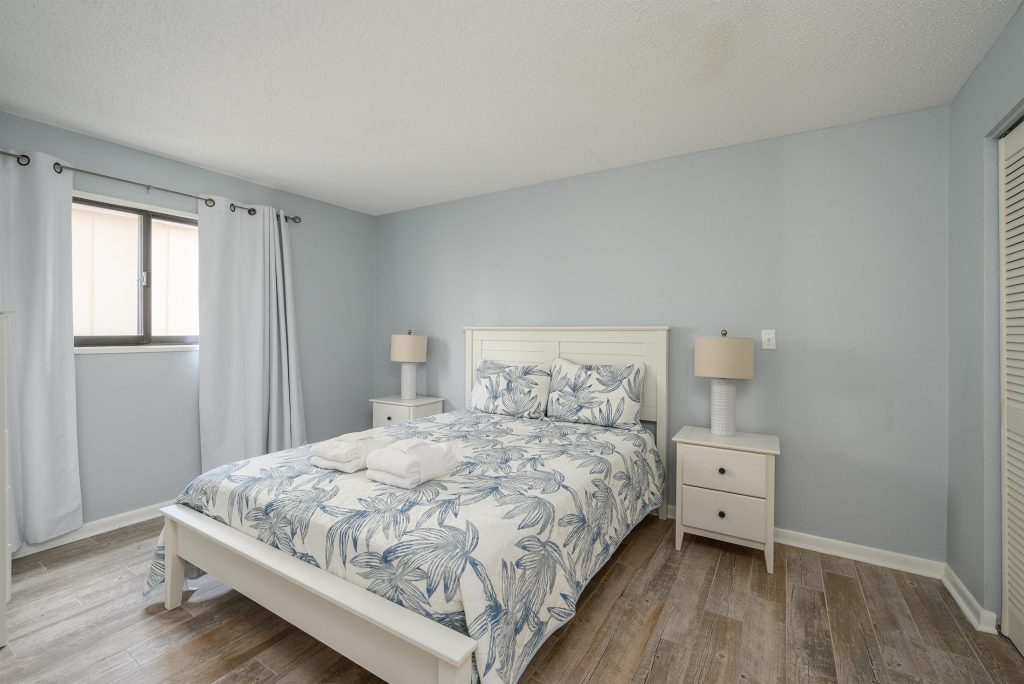 Queens Grant Unit 751 bedroom